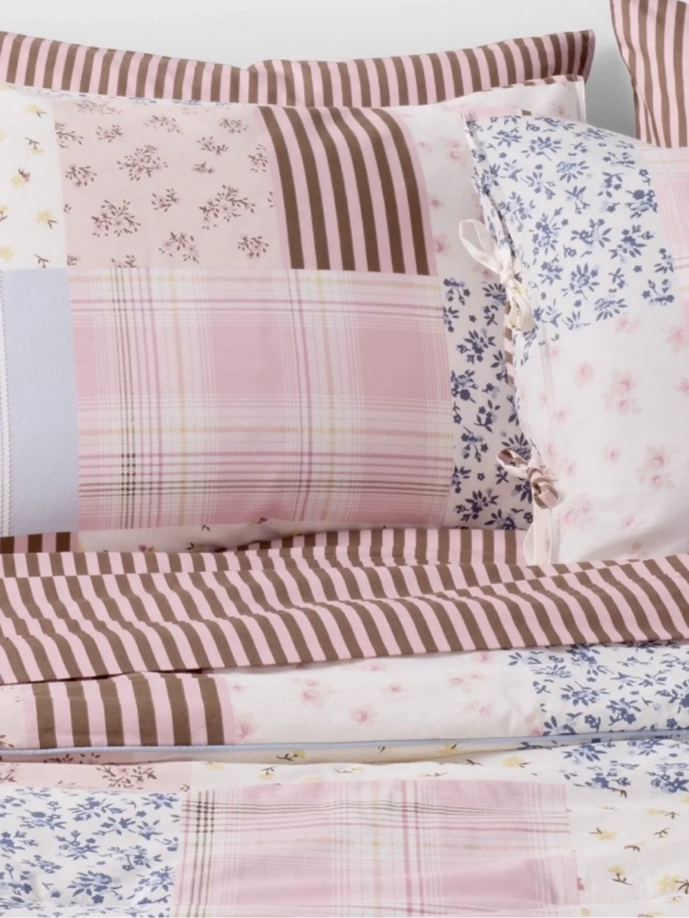 Full/Queen Percale Patchwork Comforter Set from The Hollister Collection Target